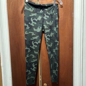 AR-33 Green Camouflage leggings